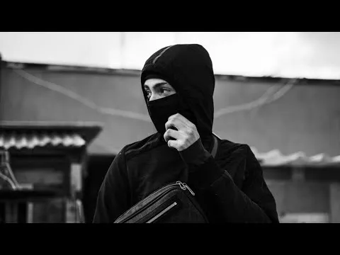 Con i soldi non ci compri il rispetto frasi